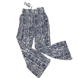 NWT- Three Dots- Navy/White Tribal Print Flowy Pull On Pants- Large